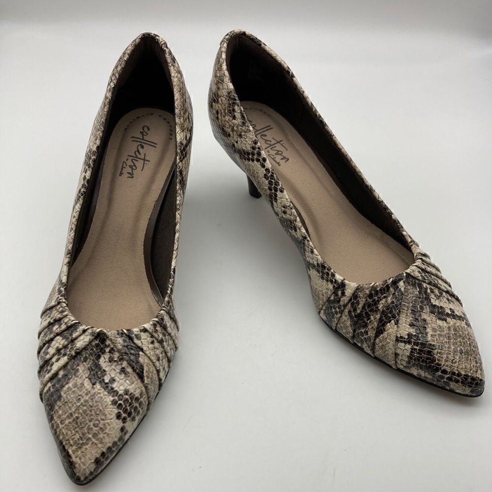 Collection Clarks Linvale Crown Taupe Snake Dress Pump Size 37/6,5/230 Like New